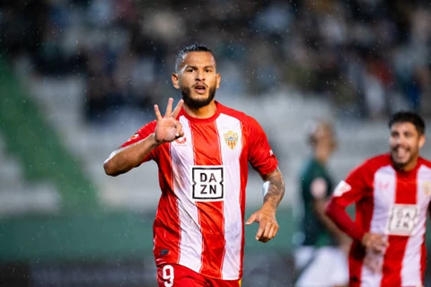 بهاتريك لويس سواريز.. ألميريا يقصي إشبيلية من كأس ملك إسبانيا